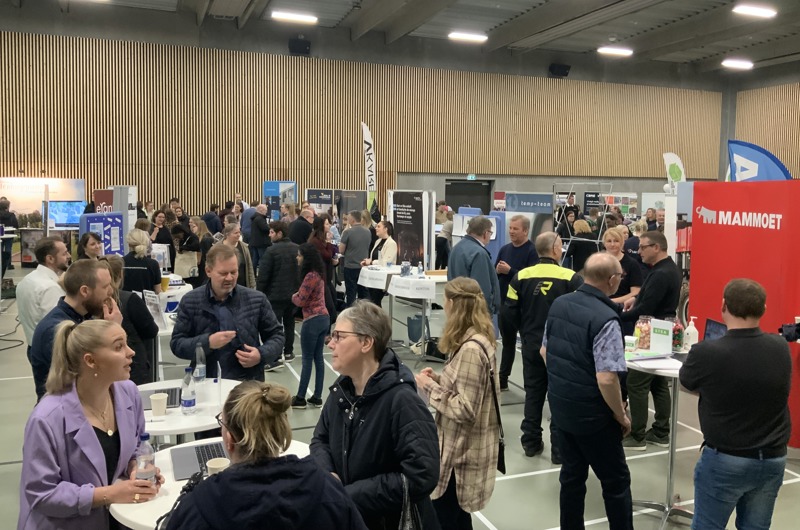 Billede fra mennesker på jobmessen